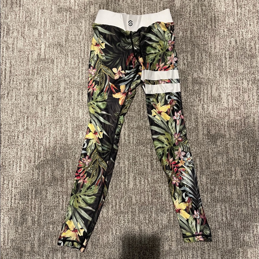 Stronger floral legging